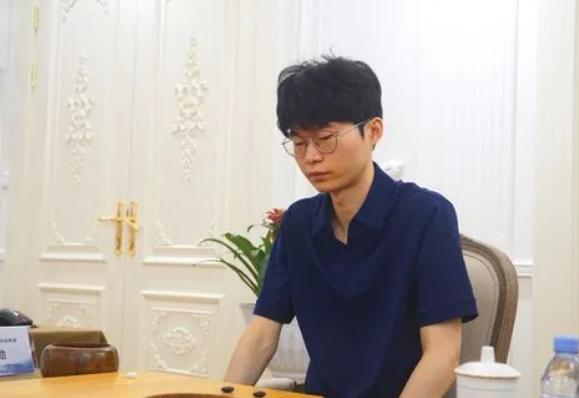 申真谞|哪的问题？半目淘汰申真谞，尹峻相却一手葬送大龙止步8强！