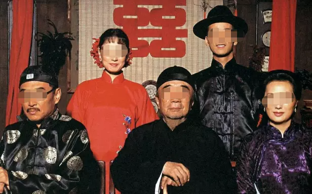 刘敏涛|47岁刘敏涛被拍车内和男子接吻,网友却大方祝福