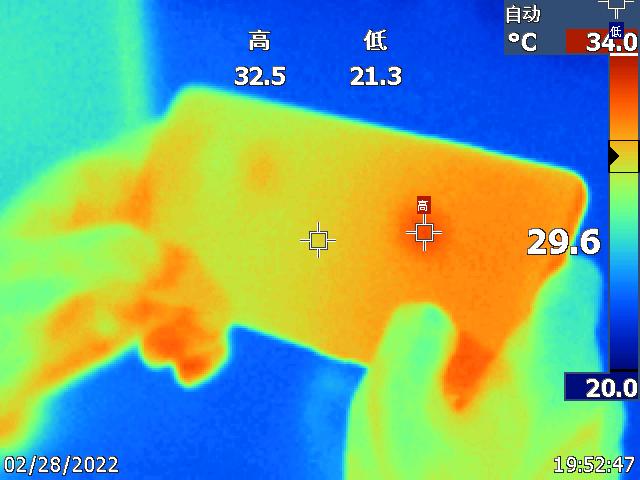 传感器|一年半载不卡顿 又一款钉子户手机让厂商“头疼”