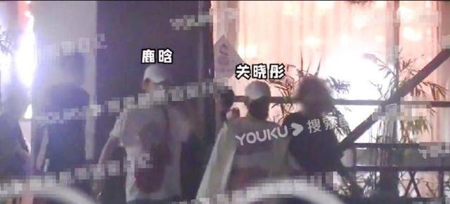 关晓彤|真情侣就是甜！鹿晗关晓彤情侣装庆生被拍！网友分享庆生餐厅！