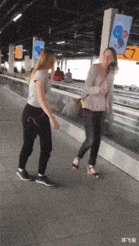 iphone13|工地里捡的耳机,连喇叭都没有,为啥有人出价4位数想收购?