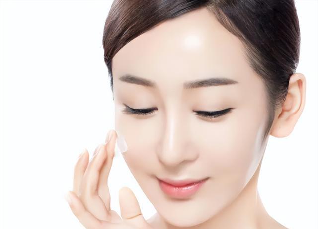 护肤品 月薪三千的女人，适合用这几种护肤品，性价比超高