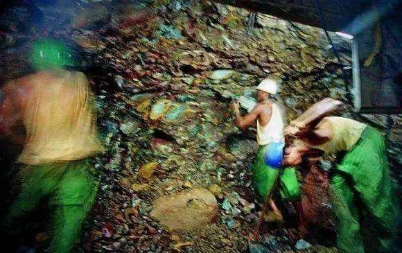 翡翠|缅甸的翡翠场区为何被称为冒险家的“乐园”和“坟地”