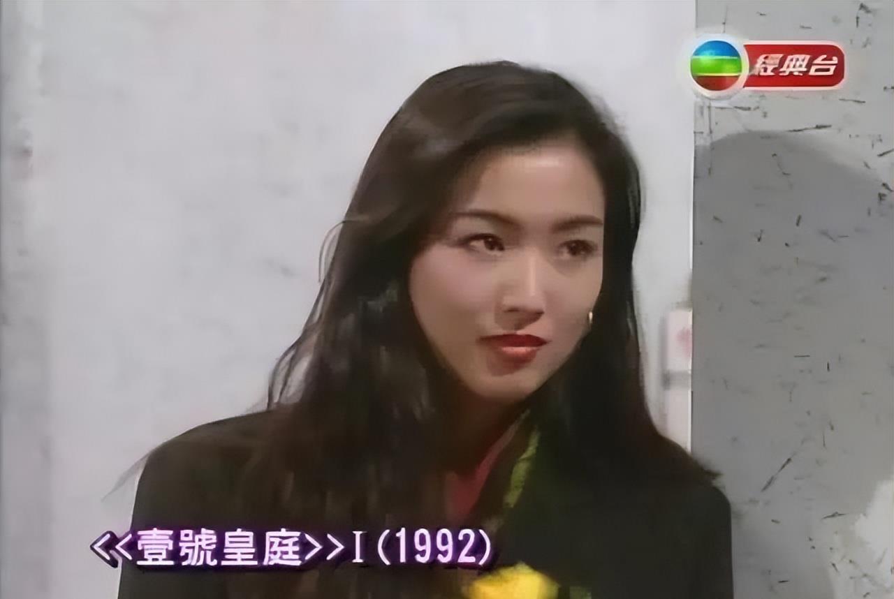 郑秀文 50岁的郑秀文，排骨胸也可终生美丽