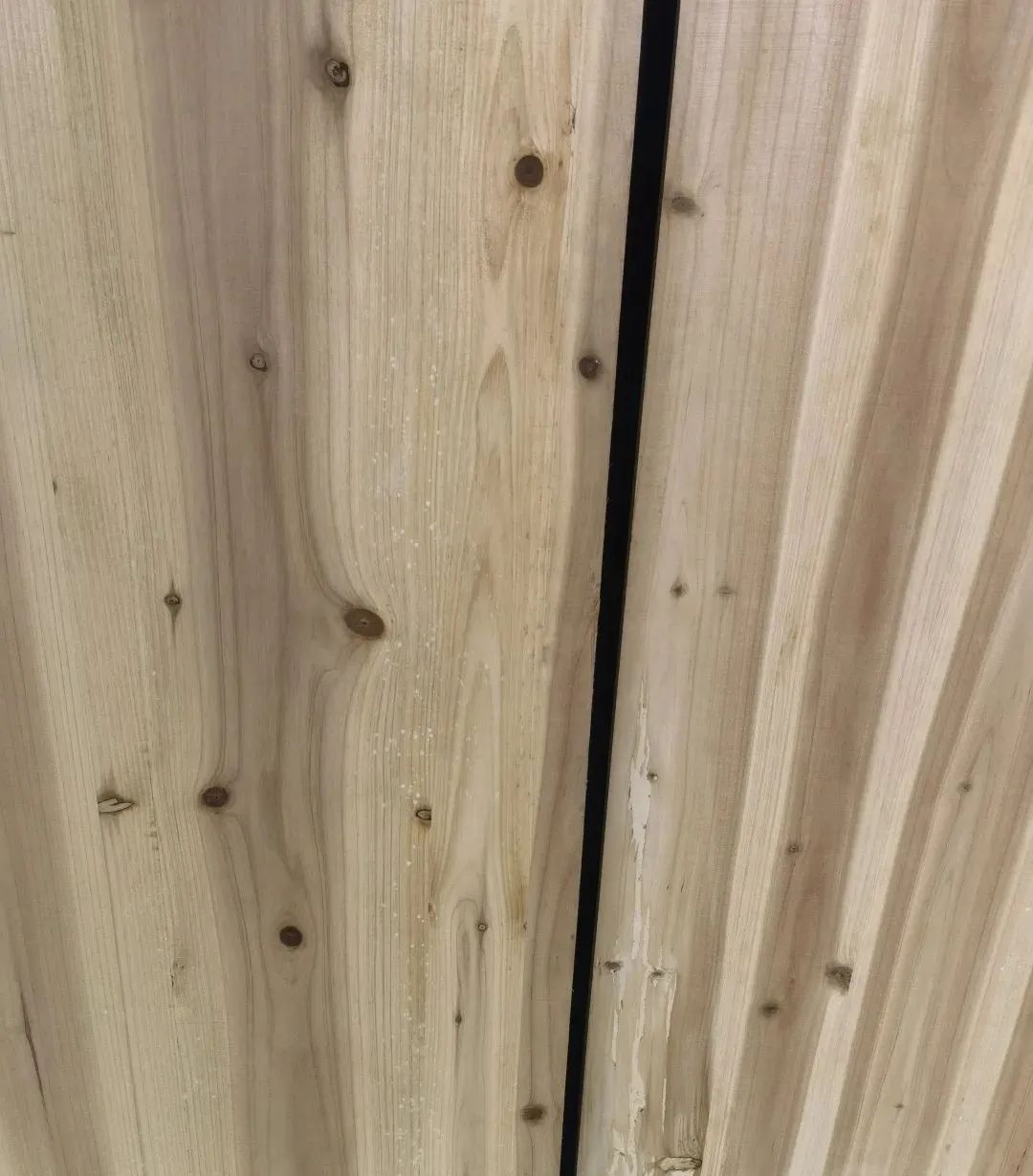 进门吓一跳！儿子婚房“遭殃”，妈妈急得辞职跨省为儿维权！