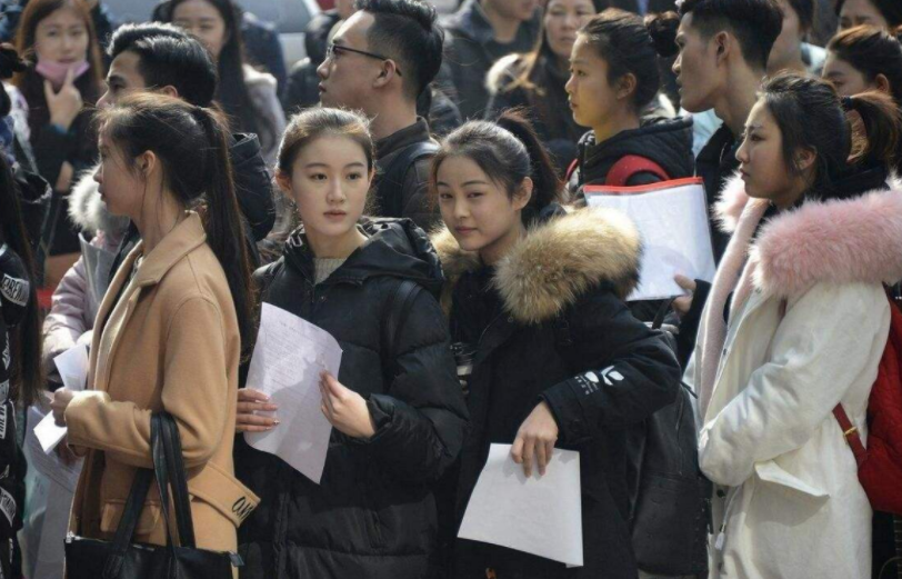 |平均月工资8392元，南方电网公开招聘，各项“福利”都很诱人