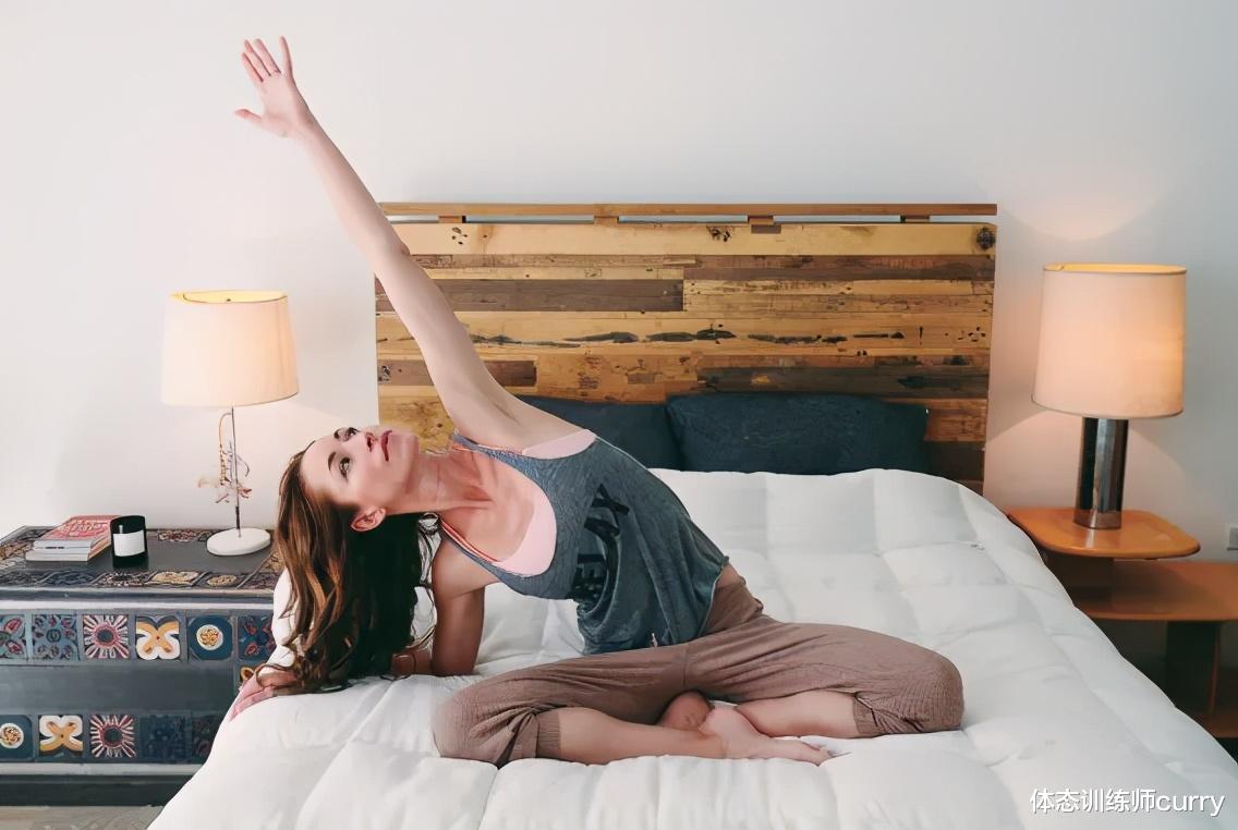 |晨之初：起床要做的四个姿势，让身体更加舒展，让心情更加愉快