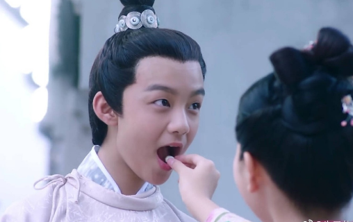 童星|男主角成了陪衬!童星们“消失”的起点是容貌的崩溃