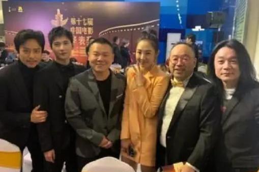 邓超|在娱乐圈如果颜值不高,千万别和邓超合照,网友:他从来不开美颜