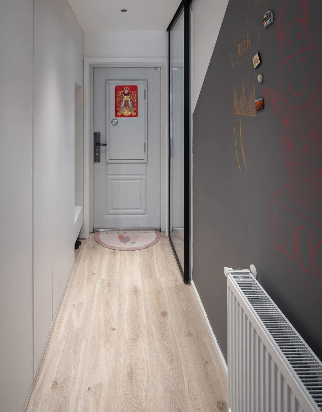 85㎡小夫妻两室,大白墙也能温馨简约