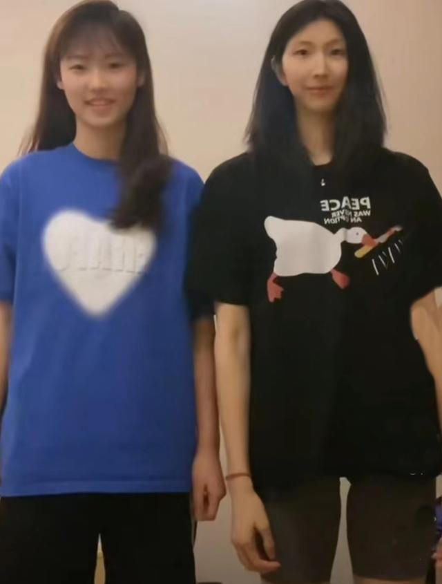 吴梦洁|吴梦洁再现臂展优势！比王逸凡长出一截，2新星均是女排可造之材