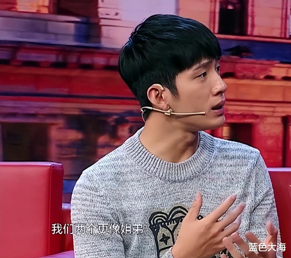 井柏然|井柏然: 出生28天被弃, 60岁奶奶捡废品将他养大, 爆红后父母来认亲