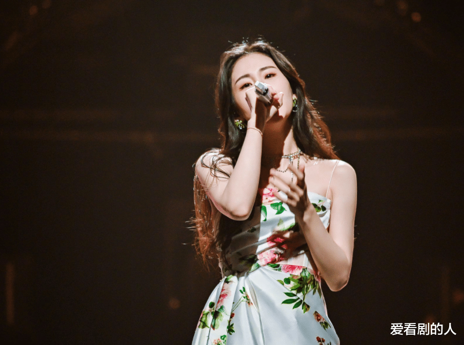 周深|闪耀之夜：张碧晨开场，周深歌曲暖心，萧敬腾《海芋恋》好听！