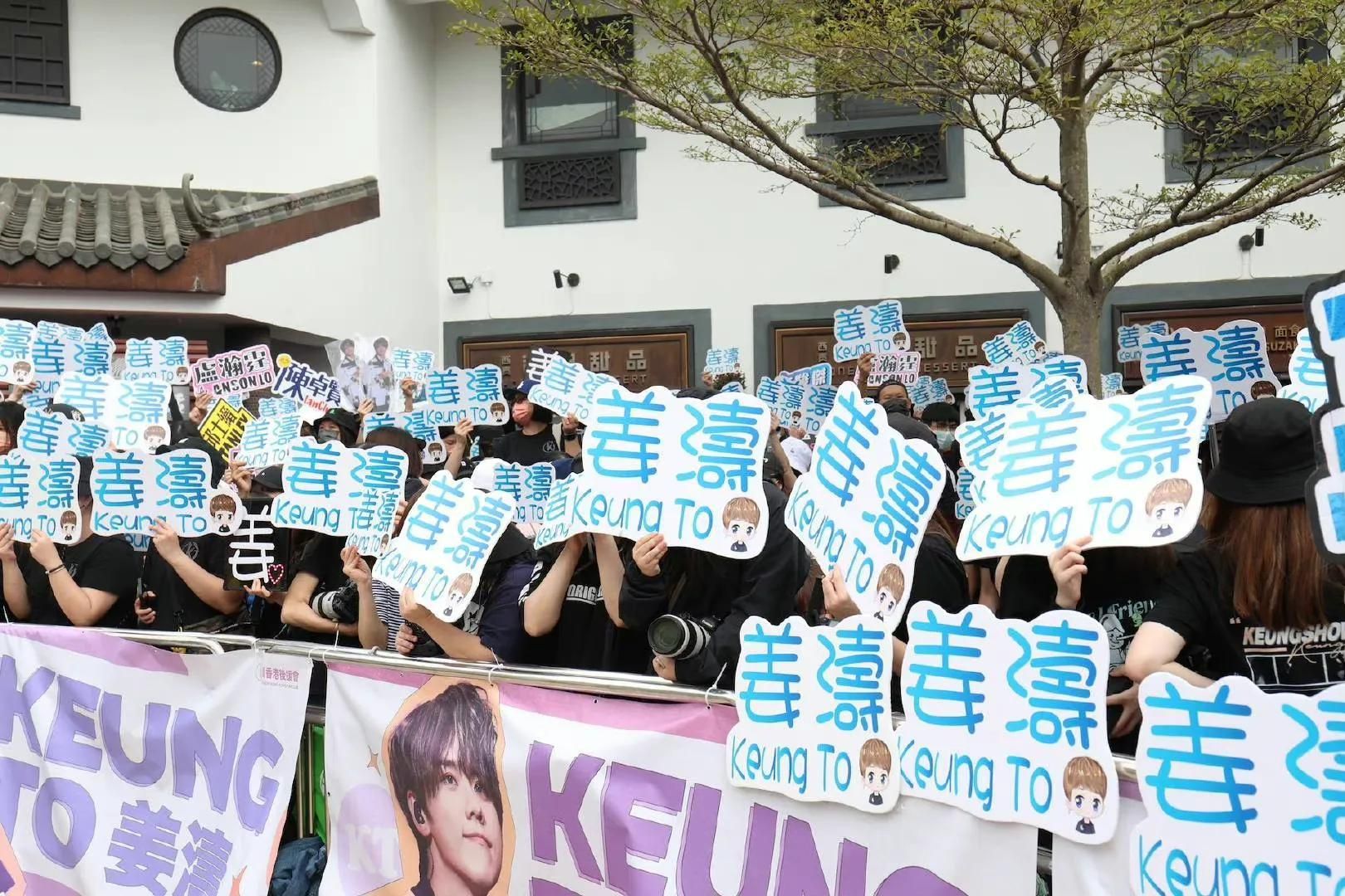 流行|香港最火乐坛盛宴沦为娘炮秀?是港乐的堕落?还是戏子误国