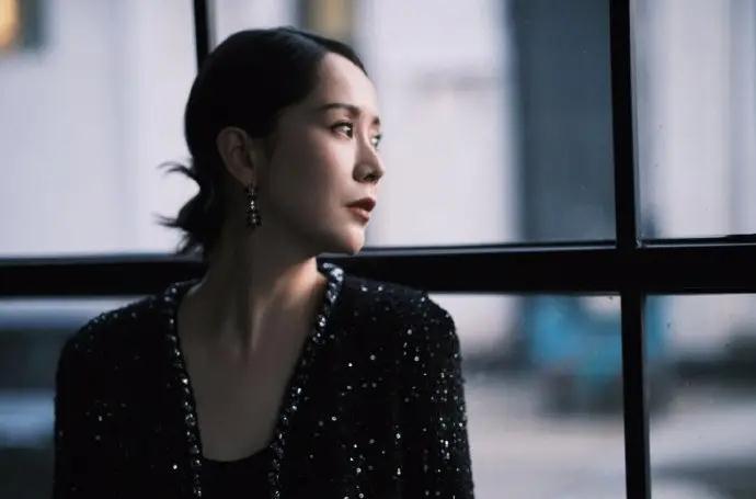 海清|嫁高中同学、很早就当妈,和黄磊演夫妻的海清,生活中是什么样?