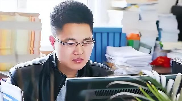 教师|厦门教师招聘为人诟病，男生笔试20分进入复审名单，理由令人迷惑