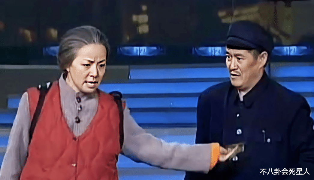 春晚|这届春晚有点棒！张小斐贾玲笑料不断，最大亮点居然是主持人