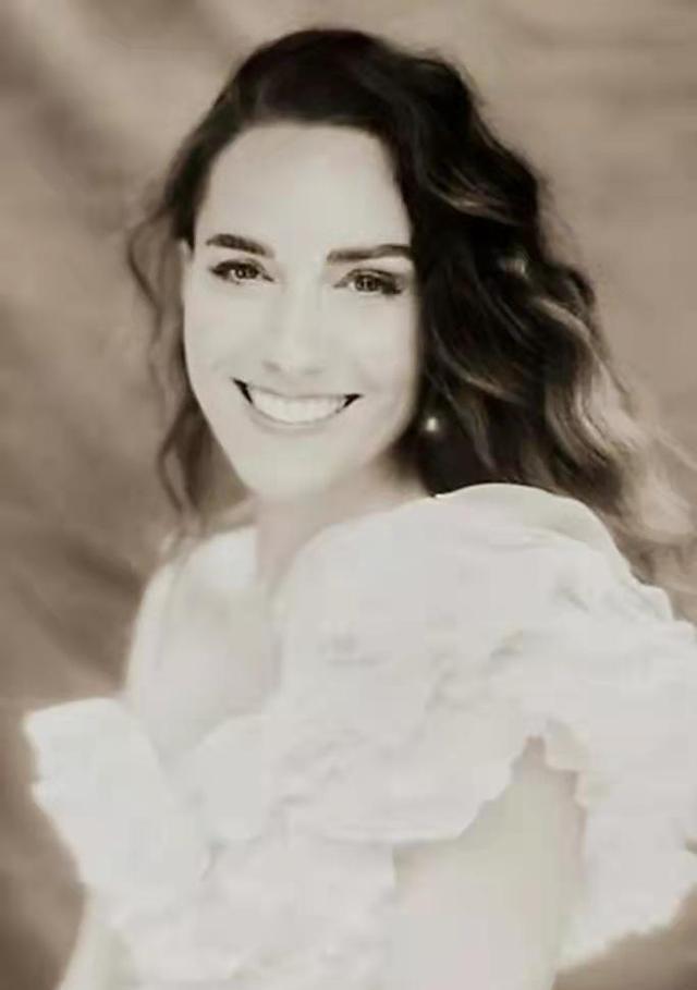 戴安娜王妃|戴安娜从未公开过的肖像首次展出，凯特一直在用自己的方式怀念她