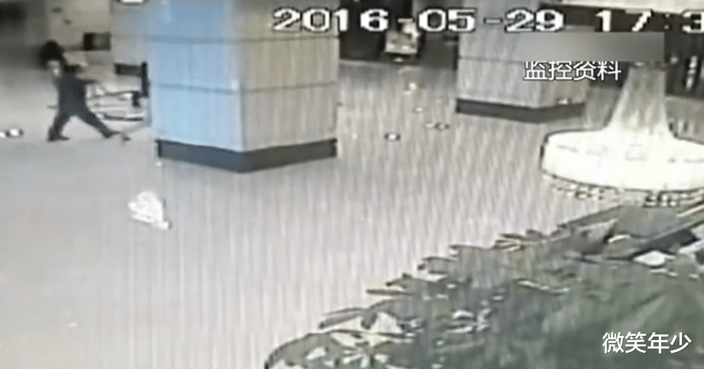 成人高考|17年，深圳小伙应聘陪富婆，进房间30秒就被赶出来