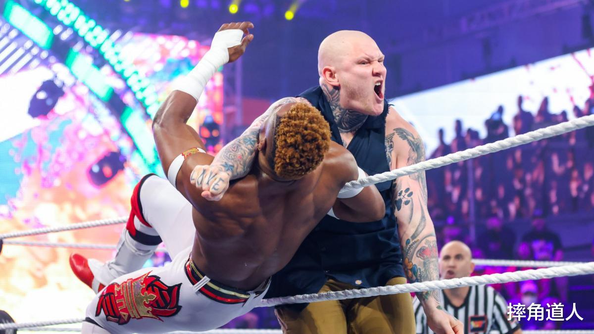 wwe|WWE双打冠军统一战再升级？NXT十余名选手及裁判突遭解约！