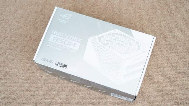 索尼|特效拉满，打造一台能在4K分辨率下畅玩老头环的黑白配色主机