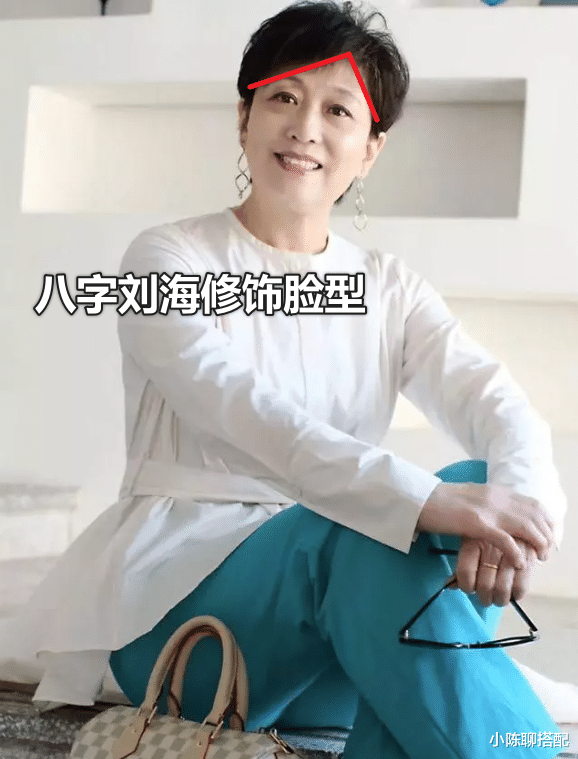 穿衣搭配 这才是50+女人应有的打扮：裙子选长，裤装选浅，头发短点更优雅