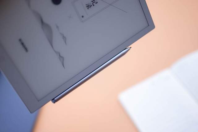 小米科技|超薄且护眼，纸质书的完美平替？小米电纸书Note上手体验