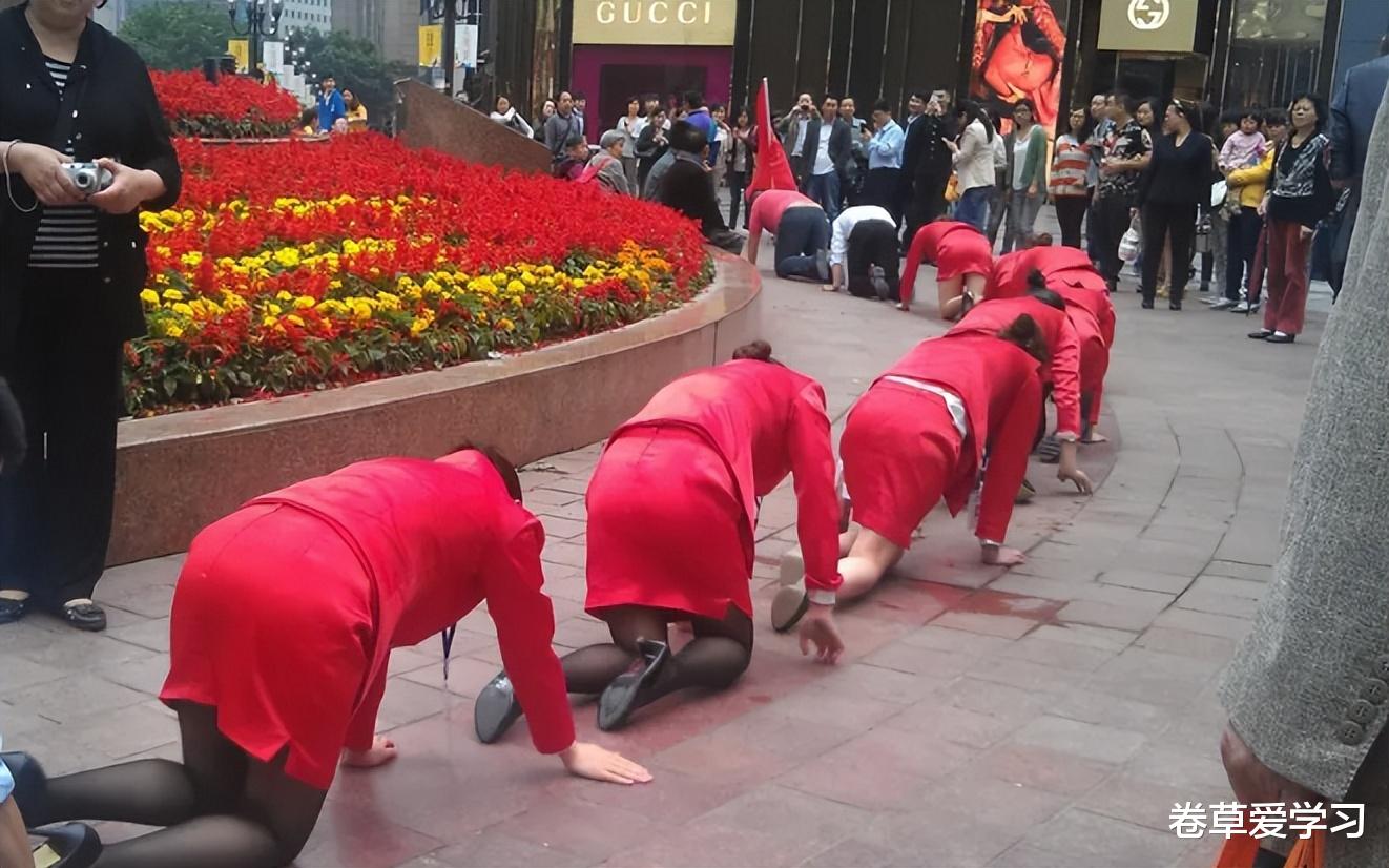大学生|实习生拒吃生鸡蛋被辞退，毒企业文化遇上00后，整顿职场谁赢了