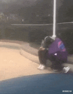 为什么是你|“新买的板鞋,看起来质量不错...”哈哈哈兄弟出门不怕被人打?