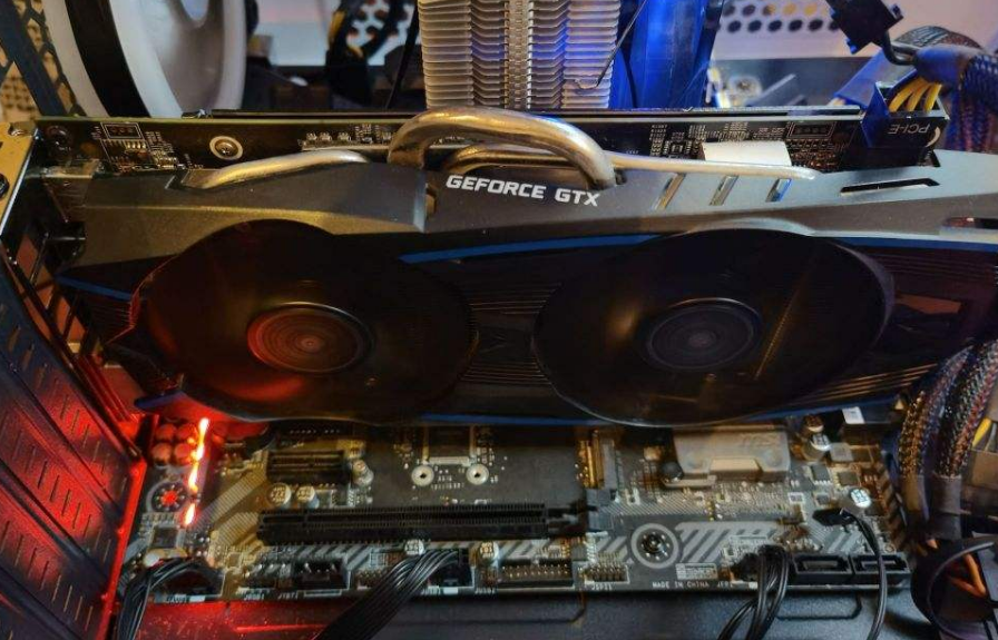 中国电信|显卡这个20系目前绰绰有余，笔记本1060流畅，玩个大作也不是很费劲