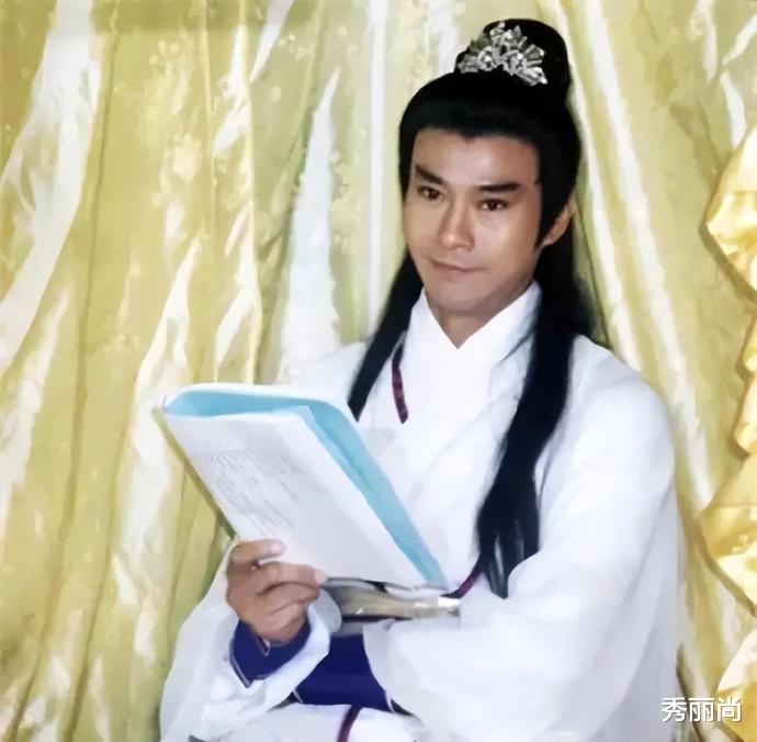 7位琼瑶男主颜值今昔对比,有人帅了半辈子,有人发福似奶奶