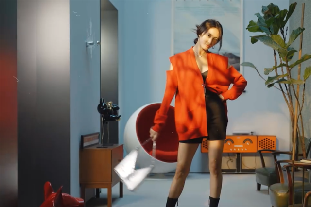 浪姐王紫璇的豪宅曝光!室内自带电梯、摆满潮玩,装修品味一绝