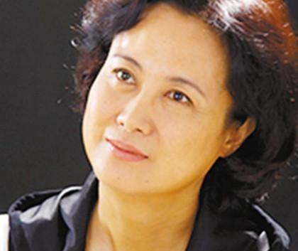 柏寒|演员柏寒：丈夫意外离世，她又患癌，留下儿子给海清养