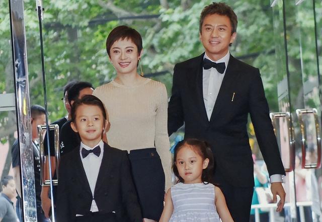 孙俪|40岁孙俪带儿女游迪士尼!眼睛突出被猜患甲亢,过度养生遭质疑