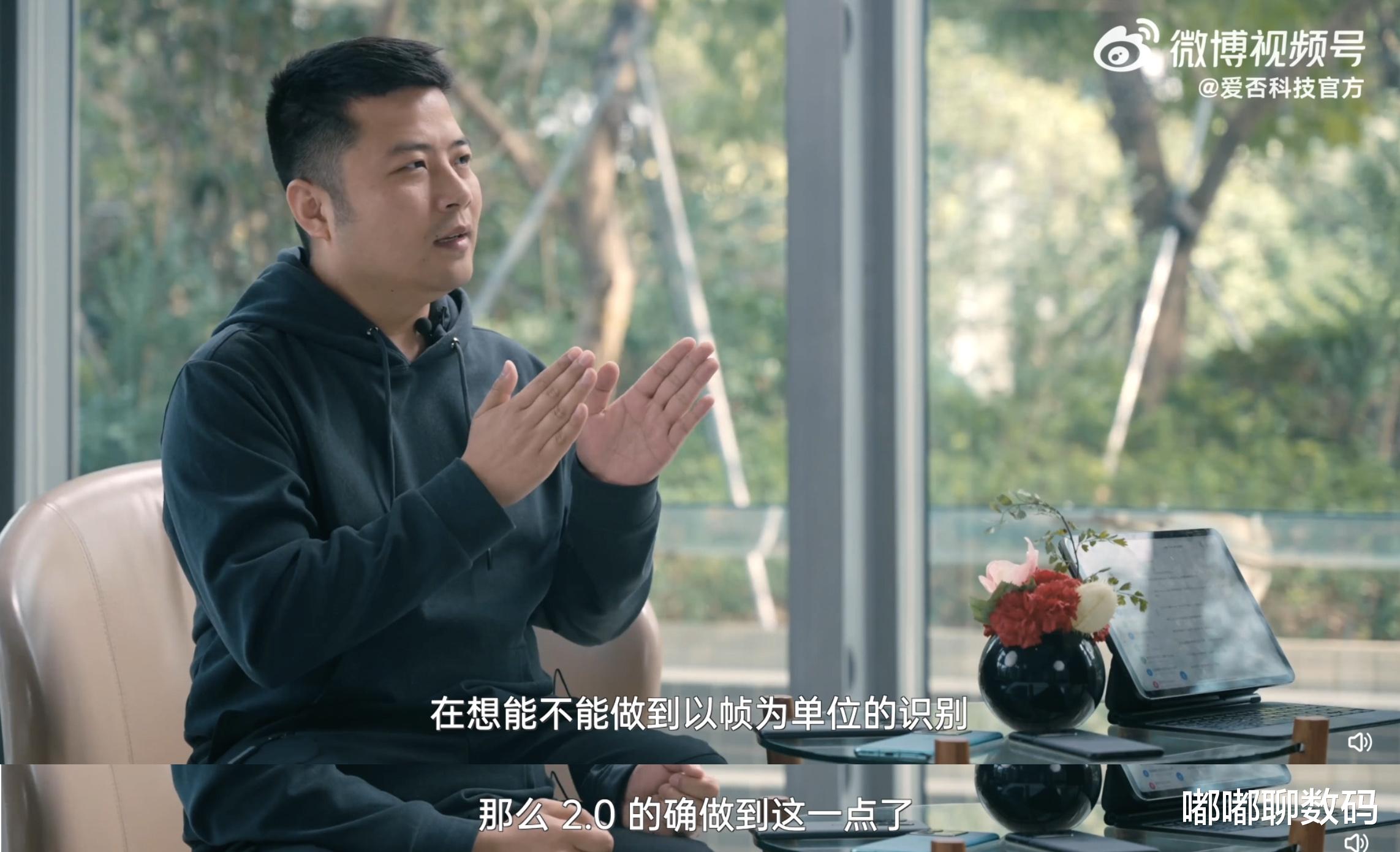 一加科技|一加10 Pro的120Hz屏幕为何成安卓阵营天花板?专业媒体深度揭秘