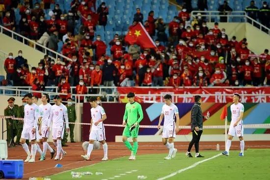 国足|国足200万元包机回国，疯狂采购奢侈品：最可怕的，是不知羞耻