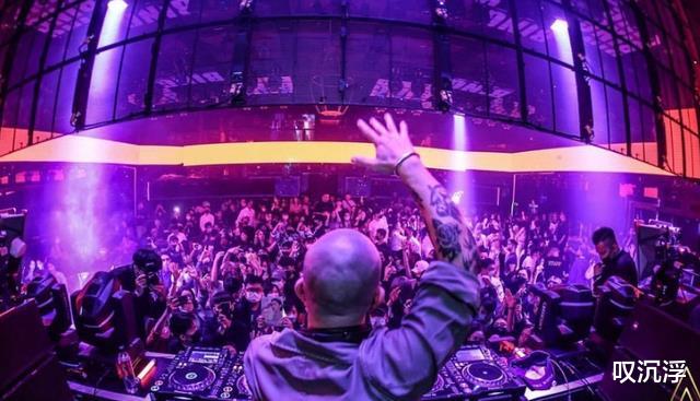 具俊晔|具俊晔发文感谢小S，与美女粉丝合照曝光，动作拘谨显得格外绅士