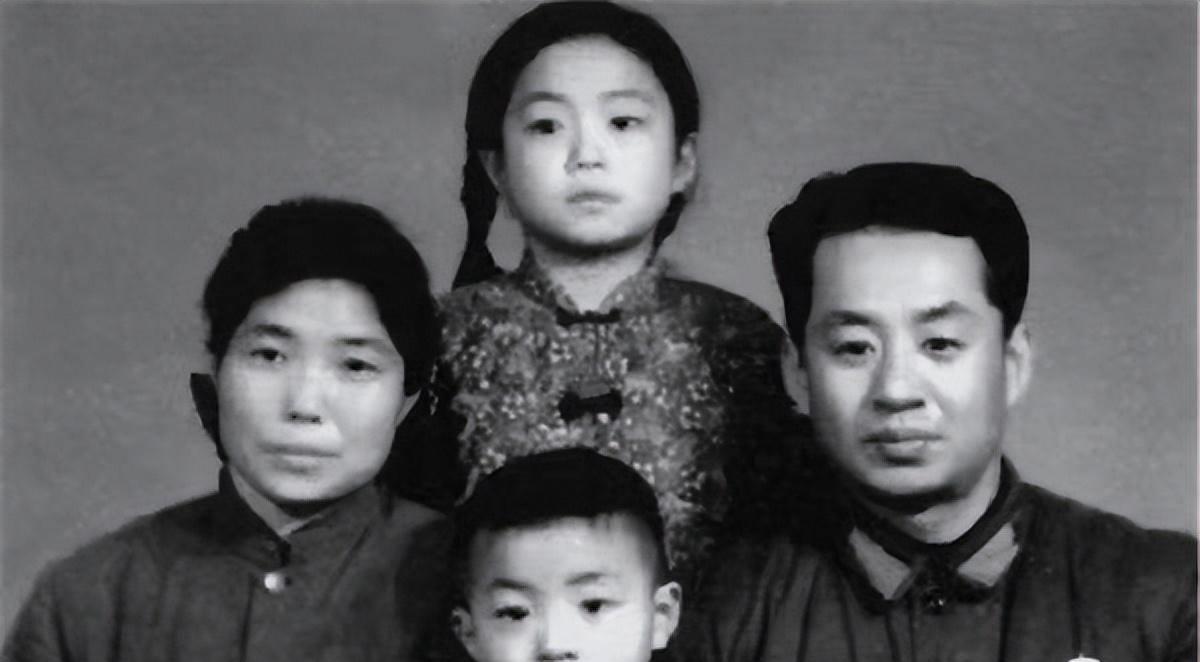 金星|金星妈妈韩颖：儿子变女儿，无惧流言蜚语，如今一家其乐融融