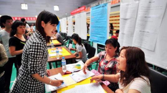 大学生|毕业生“校招”VS“社招”，一字之差却待遇不同，大学生要想明白