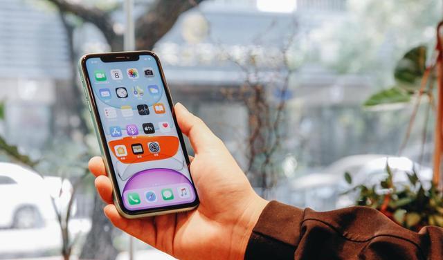 iphone11pro max|二手好用,iPhone11ProMax还能五六年不卡,但价格已向安卓看齐