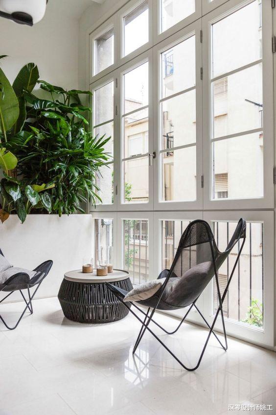 封阳台下面多留一扇小窗,别看不起眼,夏天你就知道有多凉快