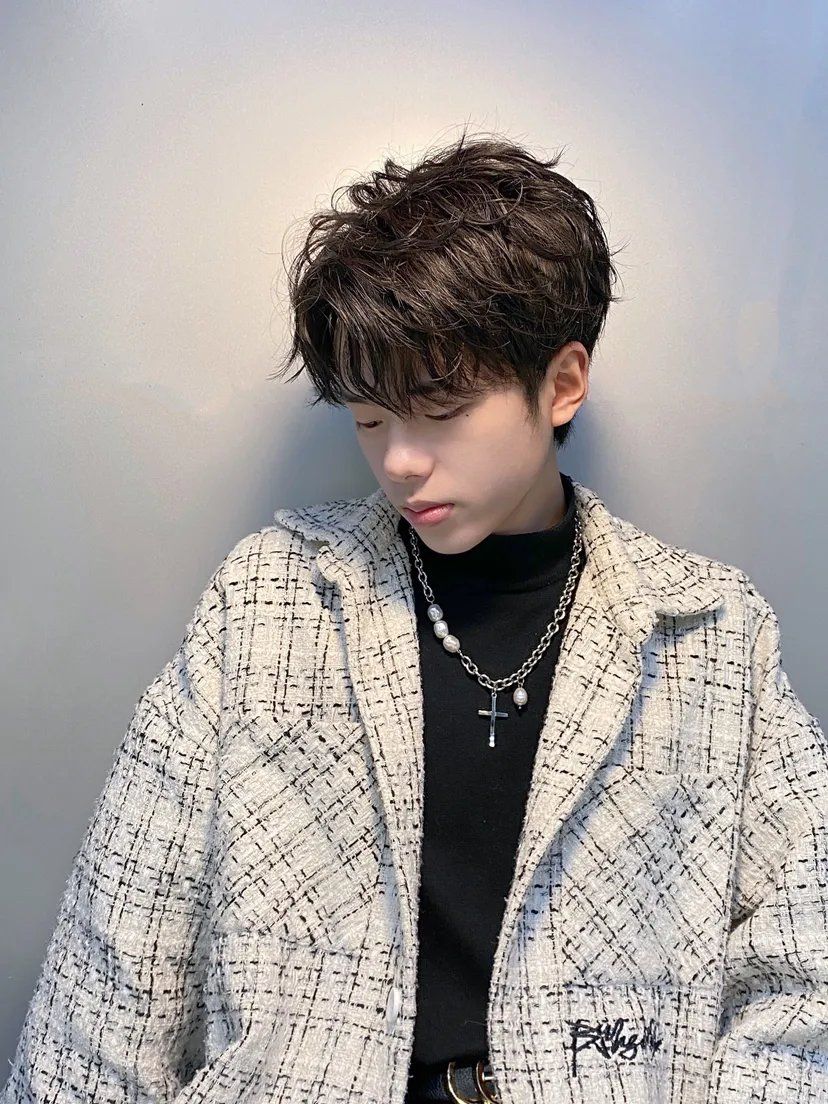 发型 越剪越有型的男士发型，干净时尚还帅气，让你就像变个人