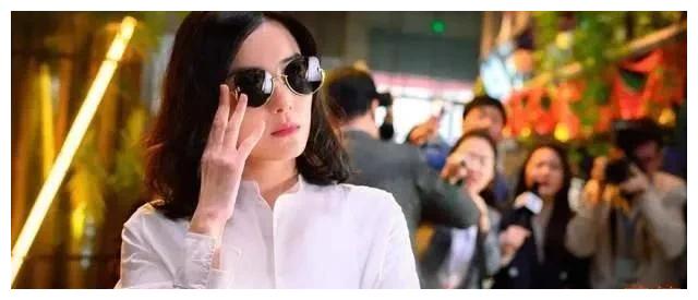 袁泉|8位自带“总裁”气质的女星,总裁范拿捏到位,稳重大气还不油腻