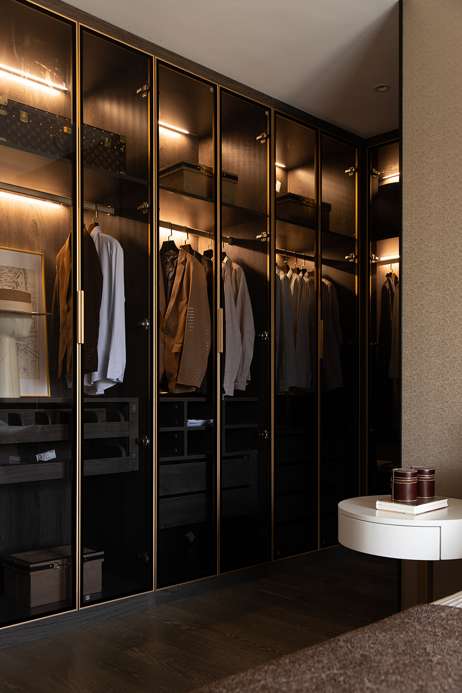 别墅装饰 | 220㎡精简大平层，自由与艺术的无限畅想!