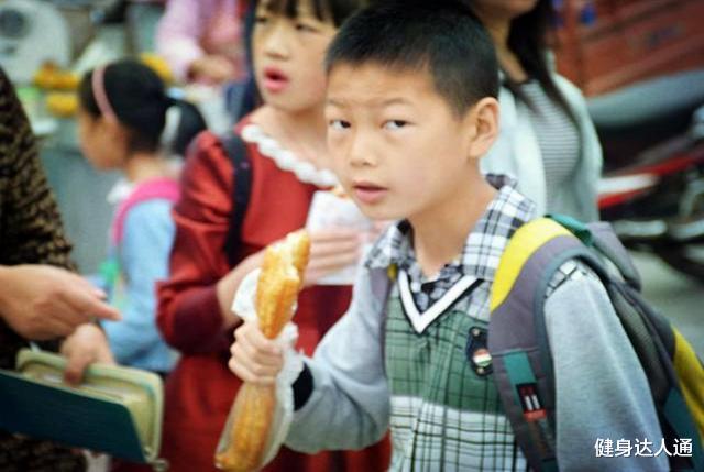 |专家:早餐不光不能喝粥,想让娃长高个,坚持“三不原则”很关键