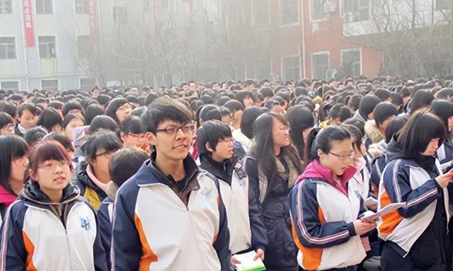 发型 中学生“标准发型”公开，男生既清爽又man，看到女生不愿接受