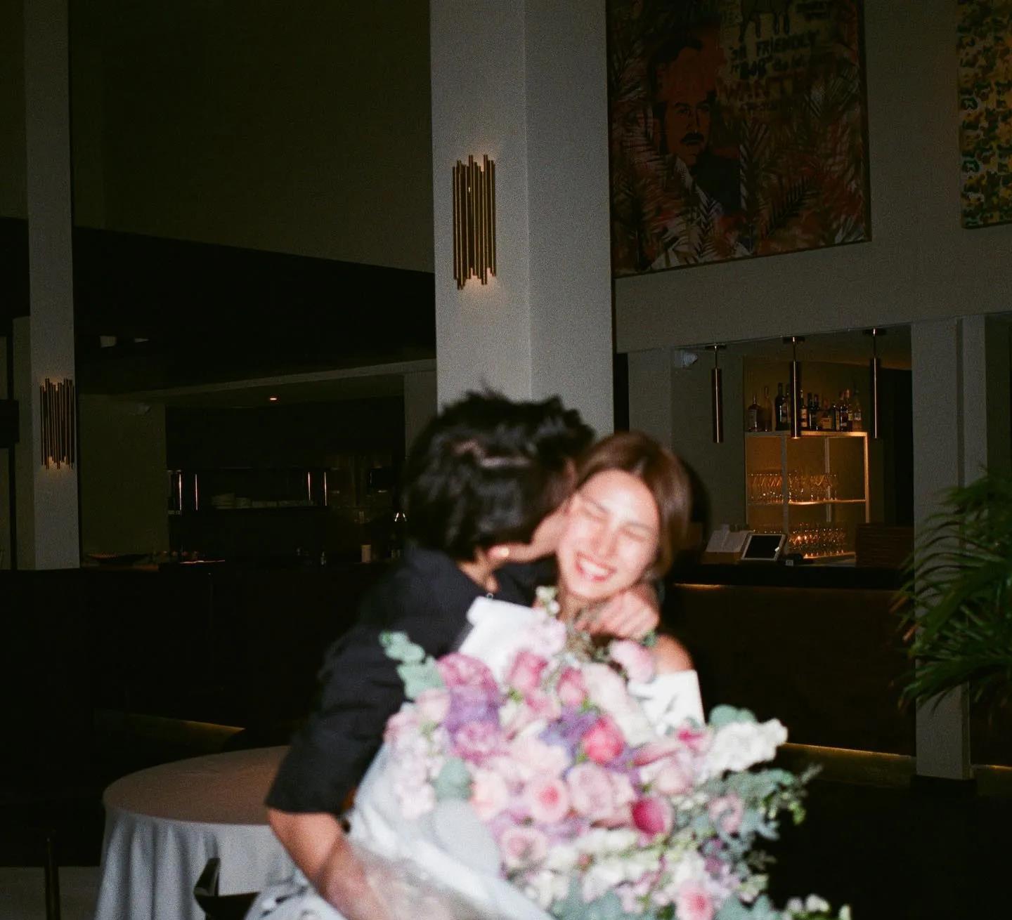 |泰国男星Jamy James同圈外女友庆祝恋爱9周年