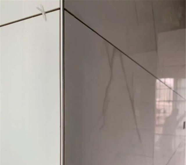 装修时,如果家里的工人在做这件事,不要犹豫,当场让他走人