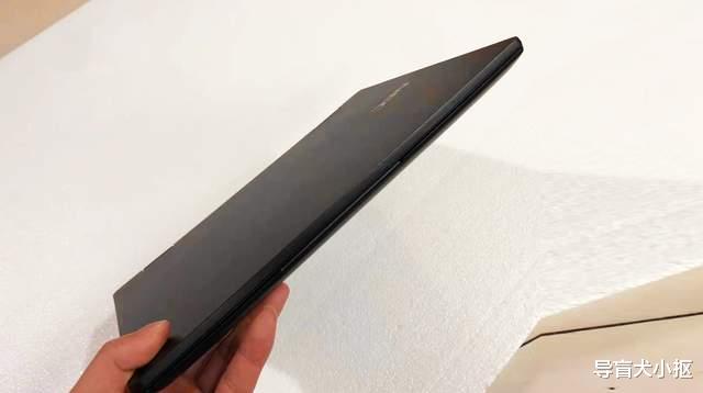 笔记本|798克机身加隐藏式接口，这台二手NEC笔记本，设计师的办公好搭档