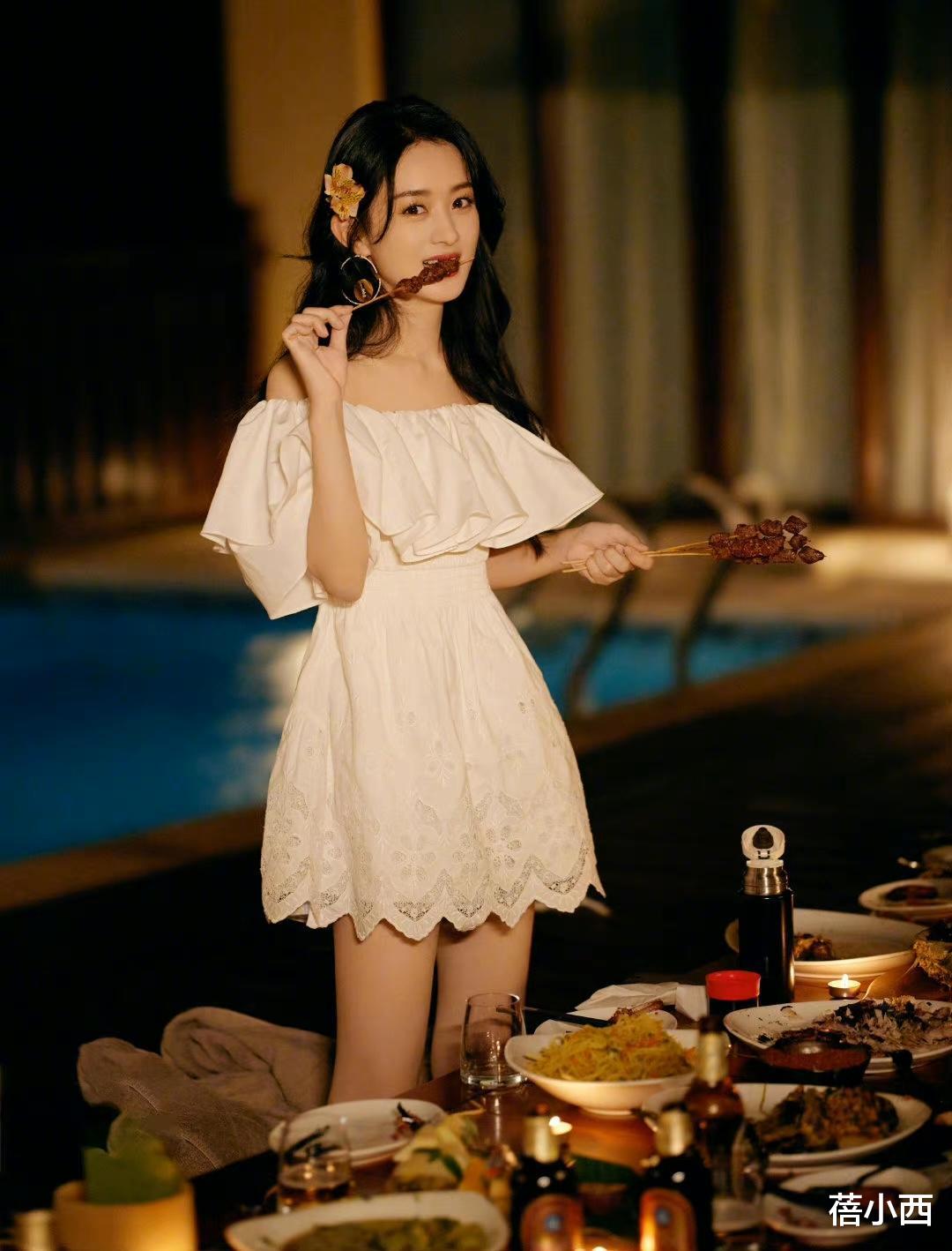 赵丽颖|赵丽颖真是“人间仙子”，一袭鎏金薄纱裙散发贵妇气质，气场开挂